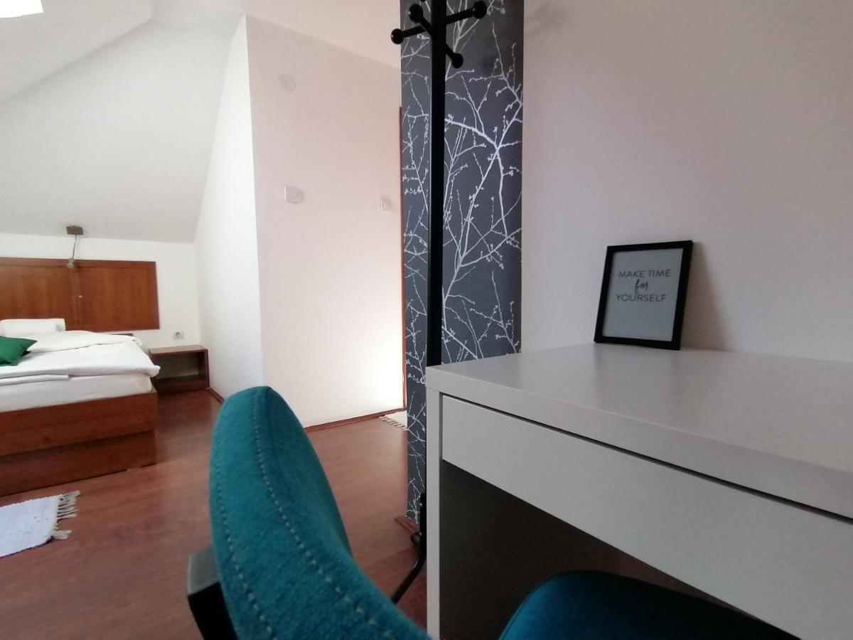 Mon Accommodation Free Parking Ni Екстериор снимка