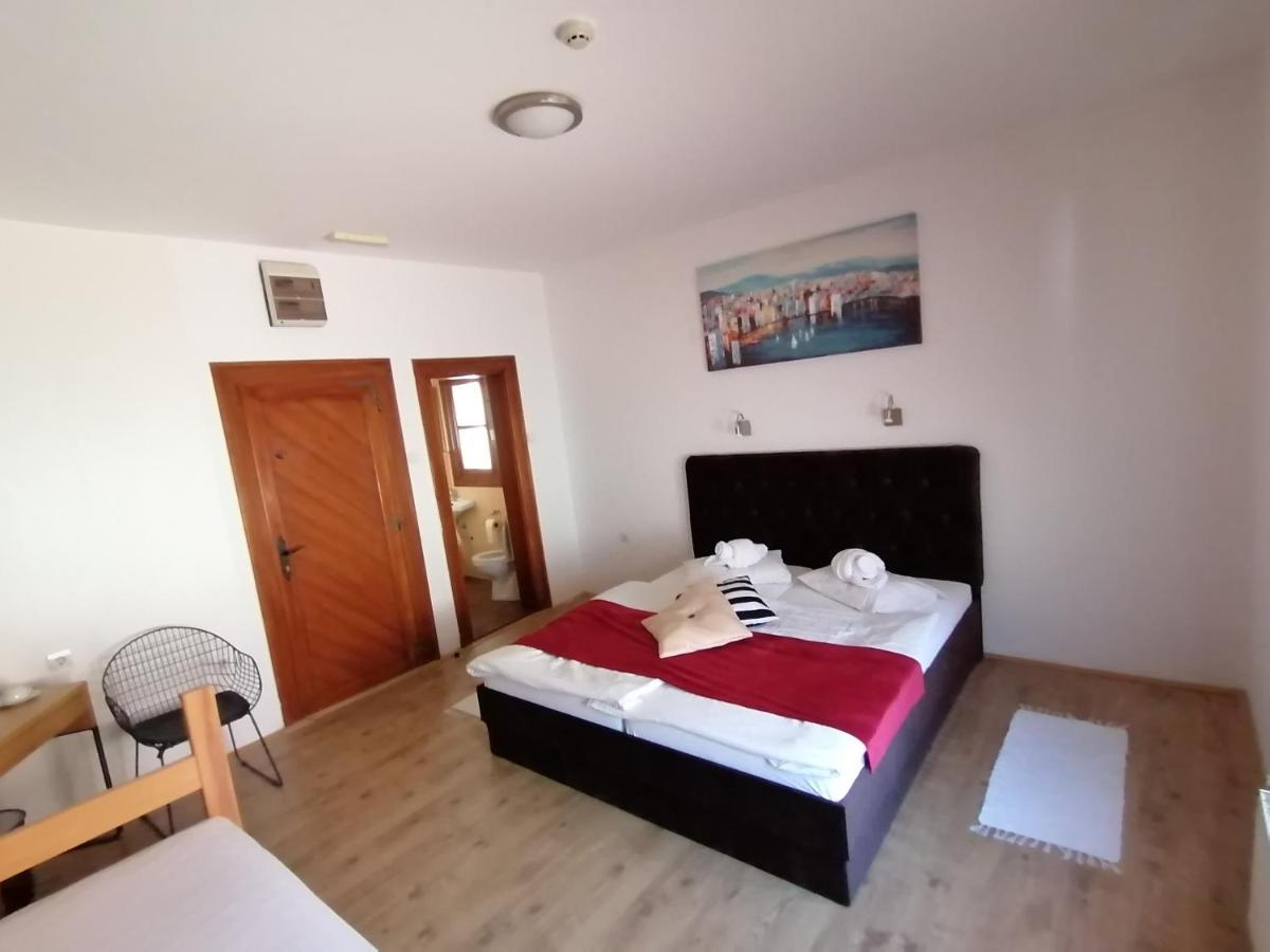 Mon Accommodation Free Parking Ni Екстериор снимка