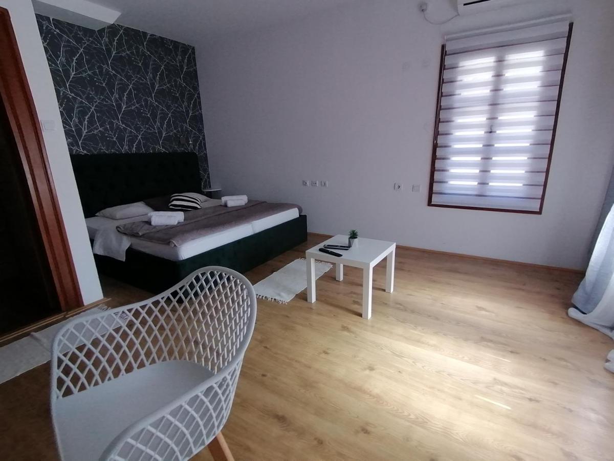 Mon Accommodation Free Parking Ni Екстериор снимка